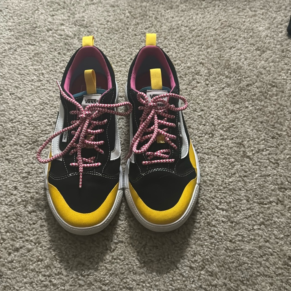 Black multicolored Vans MTE Ultrarange size 10 in women’s